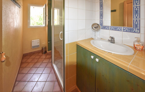 Location de vacances - Saint-Ambroix , France - FGG024 701