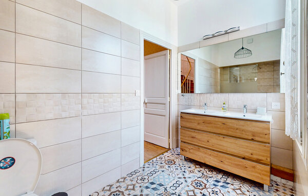 Holiday Home - Sens , France - FGY010 702