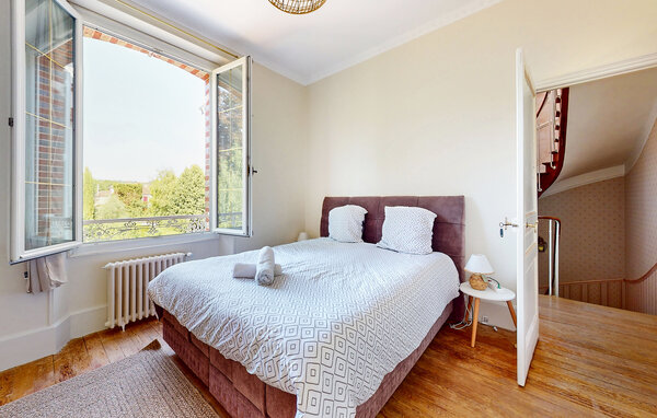 Holiday Home - Sens , France - FGY010 607