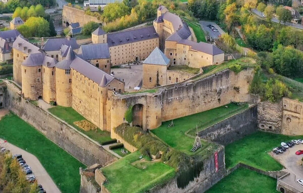 Semesterhus - La Neuville-aux-Joutes , Frankrike - FHA020 904