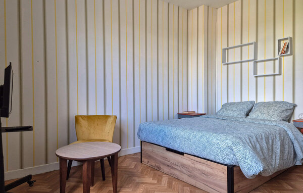 Holiday Home - Hallignicourt , France - FHH010 602