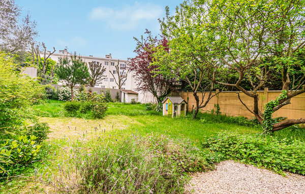 Holiday Home - Bourg La Reine , France - FIH016 103