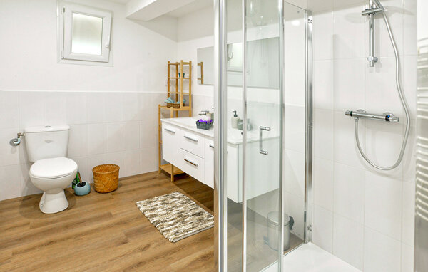 Location de vacances - Mandres-les-Roses , France - FIV008 701