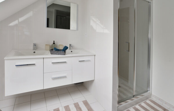 Location de vacances - Mandres-les-Roses , France - FIV008 704