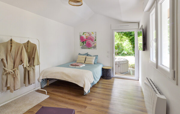 Location de vacances - Mandres-les-Roses , France - FIV008 610