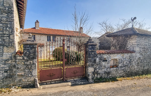 Holiday Home - Ruffec , France - FJC095 802