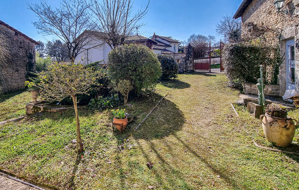 Holiday Home - Ruffec , France - FJC095 102