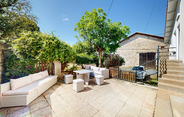 Holiday Home - Terres-de-Haute-Charente , France - FJC108 101