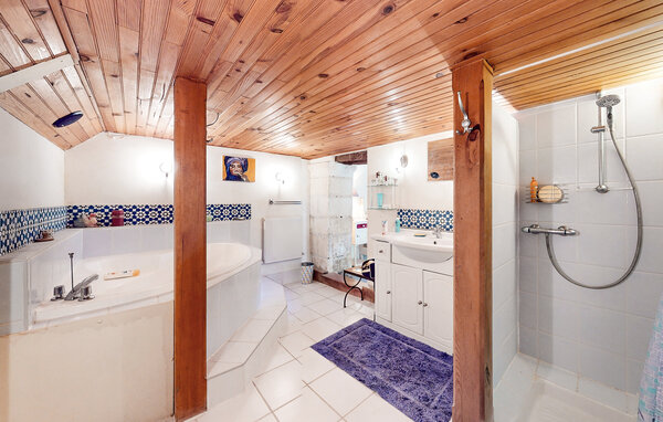 Holiday Home - Saint-Simon , France - FJC110 702