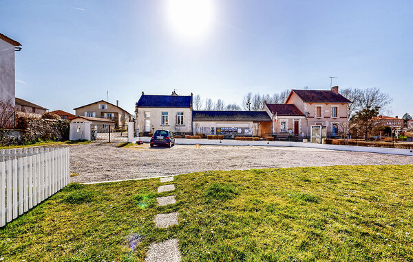 Holiday Home - Oradour-Fanais , France - FJC113 103