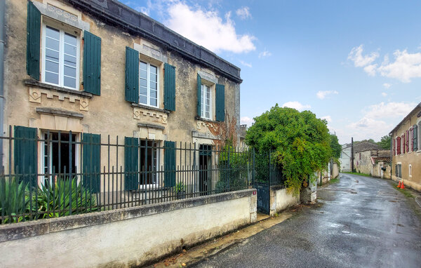 Holiday Home - Saint-Simon , France - FJC118 1