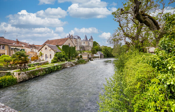 Holiday Home - Nanteuil-en-Vallée , France - FJC129 902
