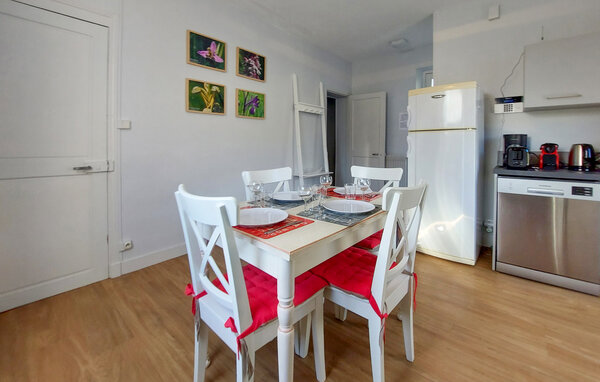 Holiday Home - Nanteuil-en-Vallée , France - FJC129 401