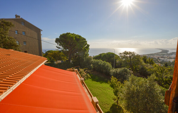 Semesterhus - BASTIA , Frankrike - FKO770 202