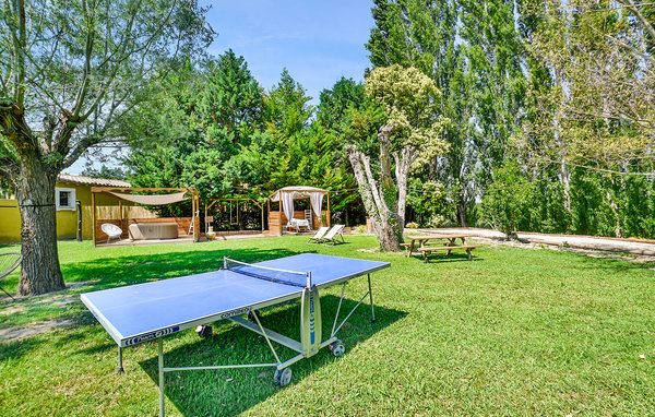 Holiday Home - Vallabrègues , France - FLG519 803