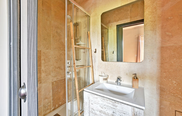 Holiday Home - Vallabrègues , France - FLG519 701