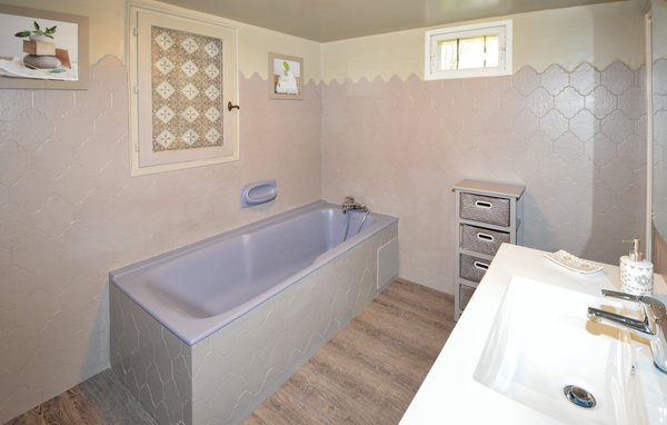 Holiday Home - Vallabrègues , France - FLG519 702