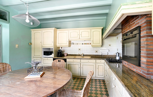 Holiday Home - Vallabrègues , France - FLG519 401