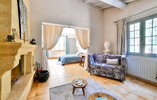 Holiday Home - Vallabrègues , France - FLG519 301