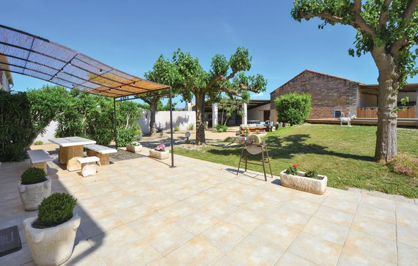 Holiday Home - Vallabrègues , France - FLG519 103