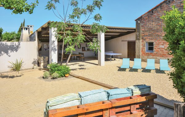 Holiday Home - Vallabrègues , France - FLG519 104