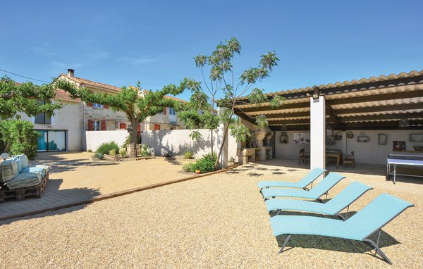 Holiday Home - Vallabrègues , France - FLG519 105