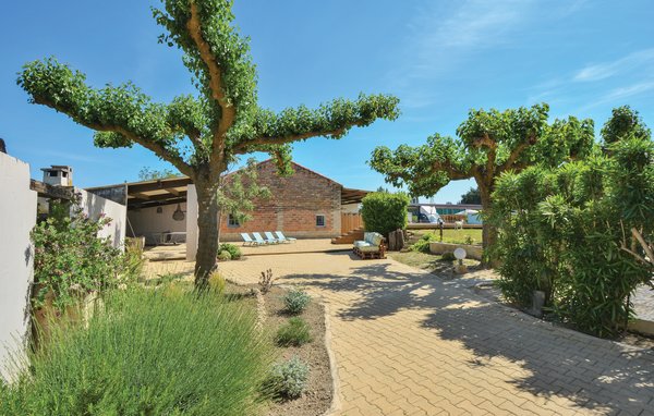 Holiday Home - Vallabrègues , France - FLG519 106
