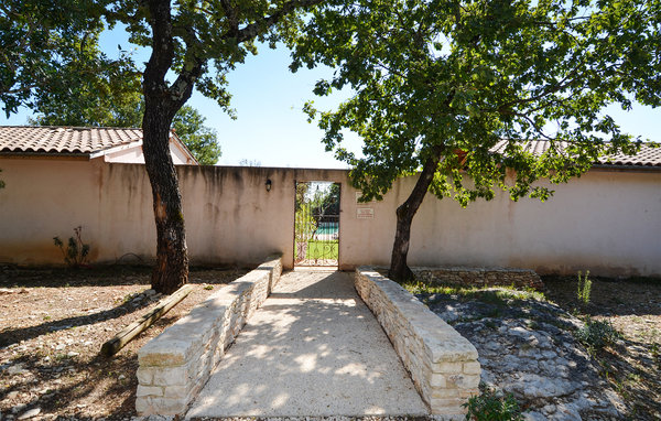 Location de vacances - Mejannes-le-Clap , France - FLG654 82