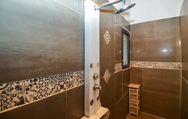 Vakantiehuis - Beaucaire , Frankrijk - FLG660 704