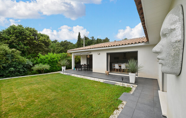 Location de vacances - Saint-Laurent-des-Arbres , France - FLG692 102