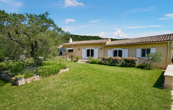 Location de vacances - Rochefort du Gard , France - FLG808 2