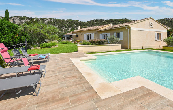 Location de vacances - Rochefort du Gard , France - FLG808 1