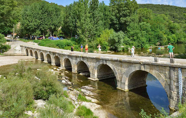 Location de vacances - Montclus , France - FLG915 904
