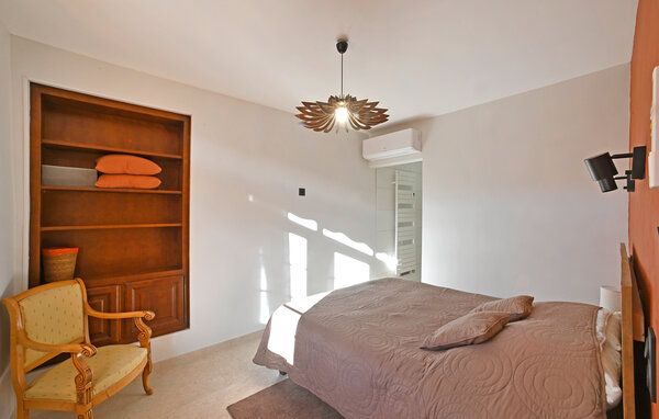 Holiday Home - Orsan , France - FLG917 602