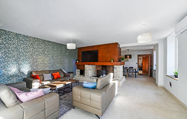 Holiday Home - Orsan , France - FLG917 301