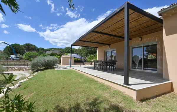 Holiday Home - Saint-Michel-d'Euzet , France - FLG956 101