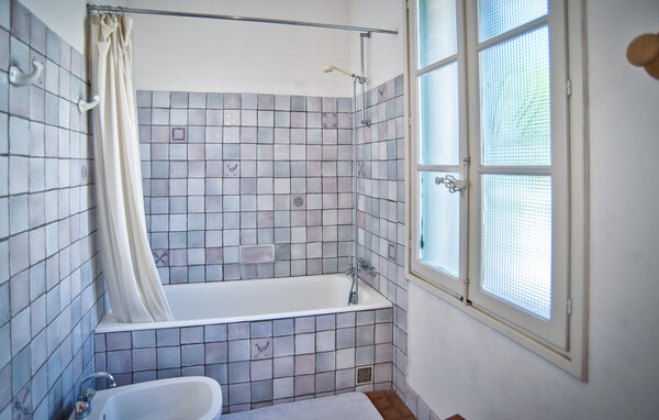 Location de vacances - Nages-et-Solorgues , France - FLG970 702