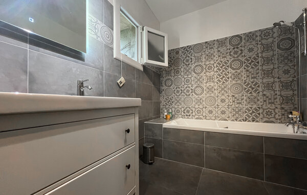 Location de vacances - Montaren St Mediers , France - FLG995 701