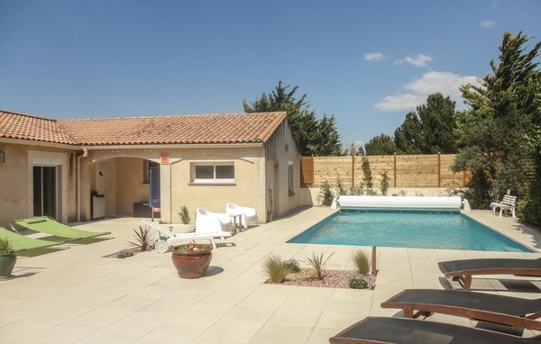 Location de vacances - Nebian , France - FLH171 1