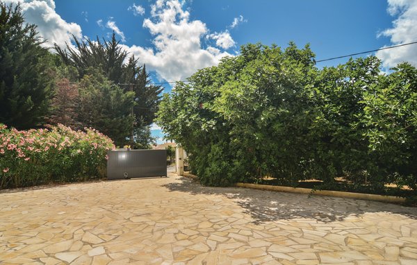 Holiday Home - Villeneuve-lès-Maguelone , France - FLH223 102