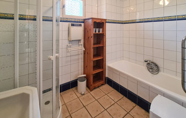 Location de vacances - Pierrerue , France - FLH319 701