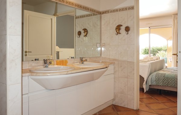 Semesterhus - Pierrerue , Frankrike - FLH331 701