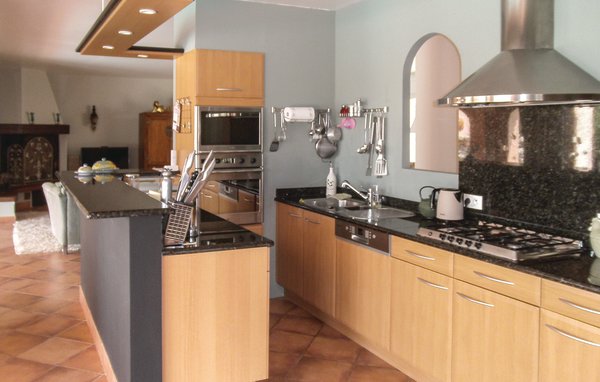 Semesterhus - Pierrerue , Frankrike - FLH331 401