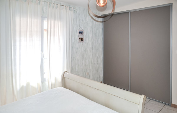 Semesterhus - Colombiers , Frankrike - FLH382 602