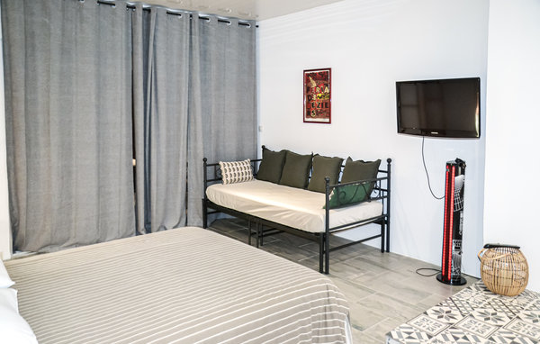 Semesterhus - Colombiers , Frankrike - FLH382 607
