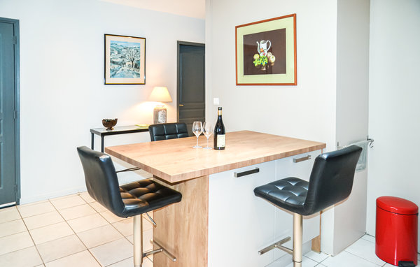 Semesterhus - Colombiers , Frankrike - FLH382 402