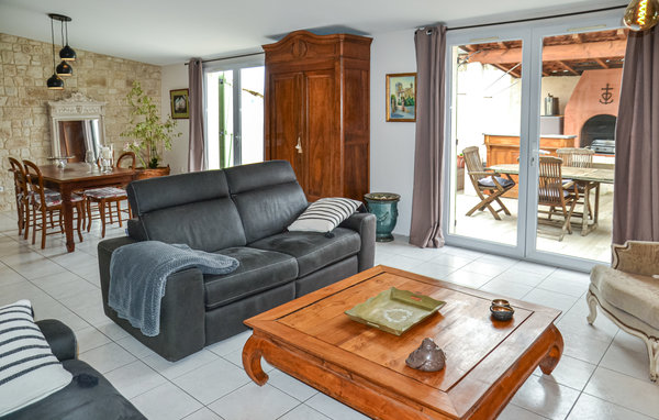 Semesterhus - Colombiers , Frankrike - FLH382 301