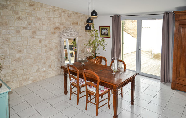 Semesterhus - Colombiers , Frankrike - FLH382 302