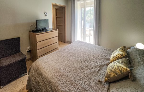 Holiday Home - Saint-Jean-de-Minervois , France - FLH386 604