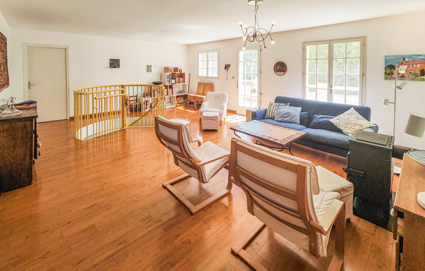 Holiday Home - Fouzilhon , France - FLH392 4
